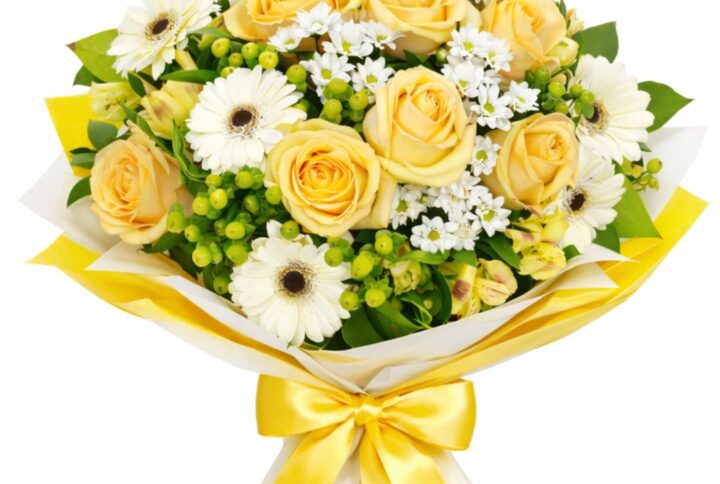 Bouquet Luminoso con Rose Gialle e Gerbere Bianche