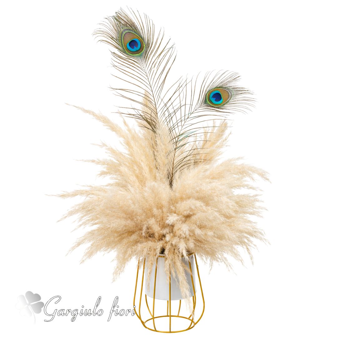 Composizione Boho-Chic con Pampas e Piume di Pavone