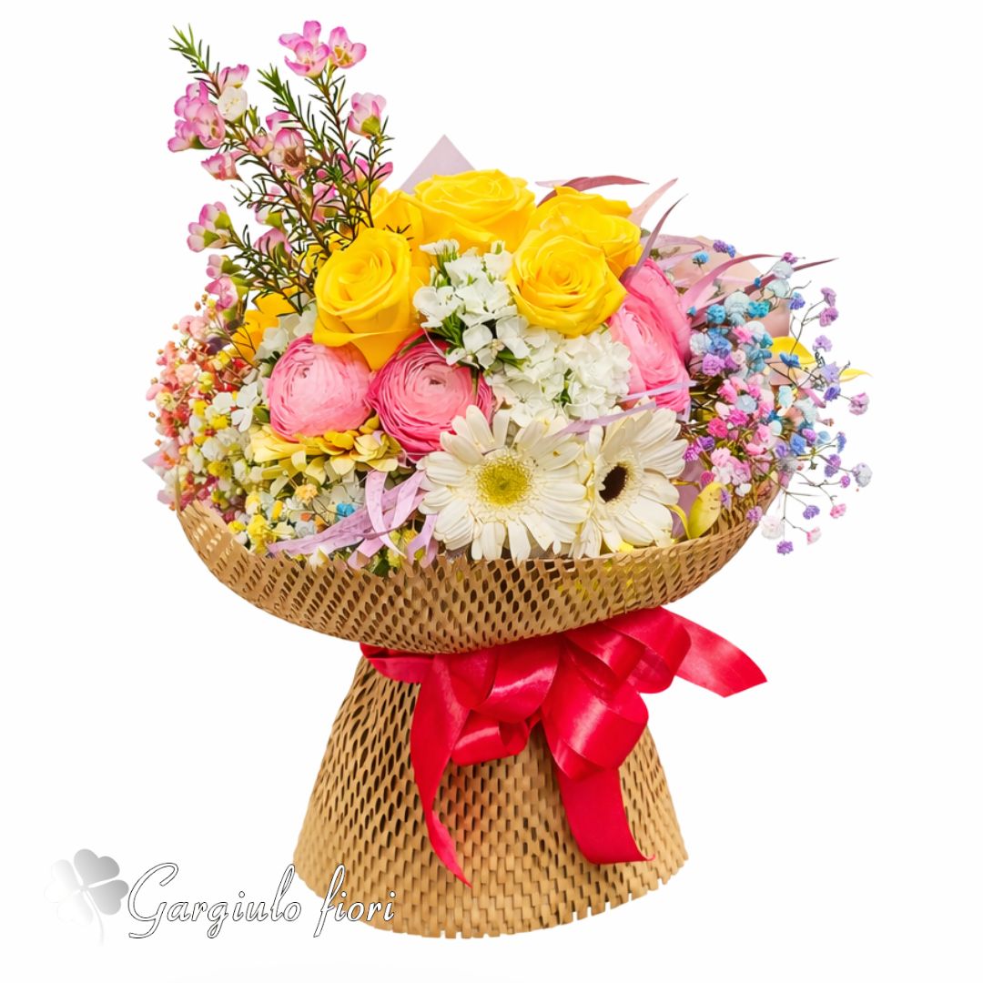 “Risveglio di Primavera”: Bouquet Vivace con Rose Gialle, Ranuncoli e Gerbere